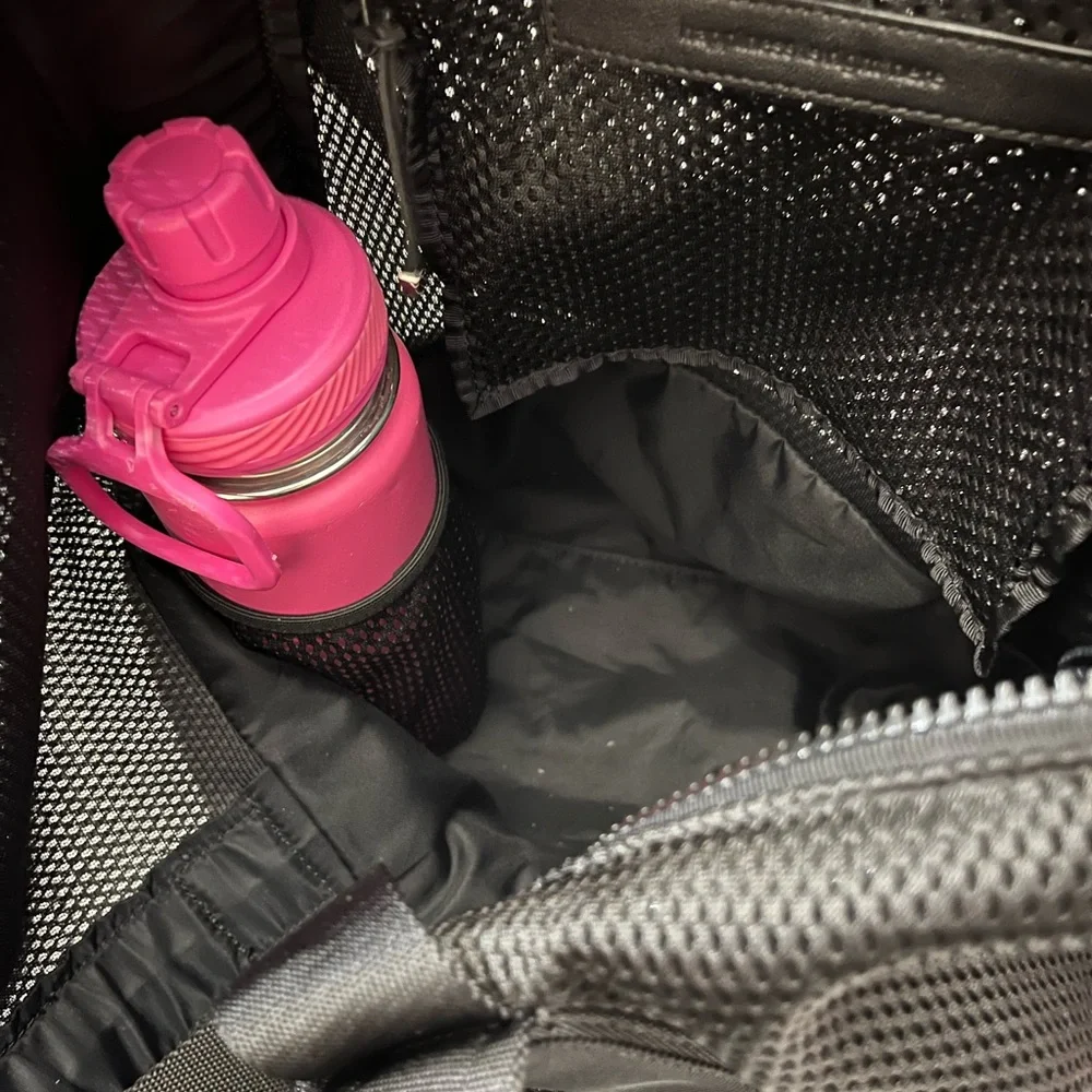 🍋Black Lululemon Tote/gym Bag - Picture 3 of 11